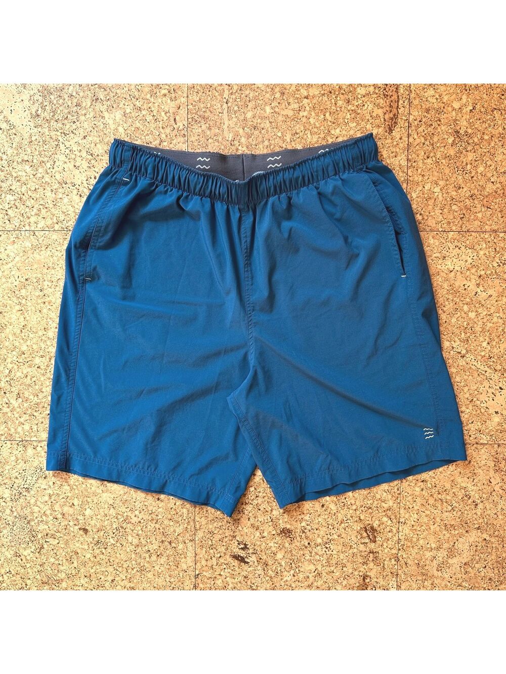 Free Fly Breeze Shorts Men's M 8 Inseam Unlined UPF 50 Stretch Quick Dry Pockets